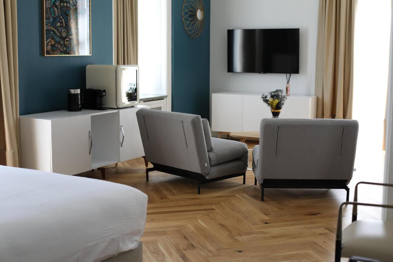 Sequoias Golf & Ressort Hotel Ruy-Montceau Bagian luar foto