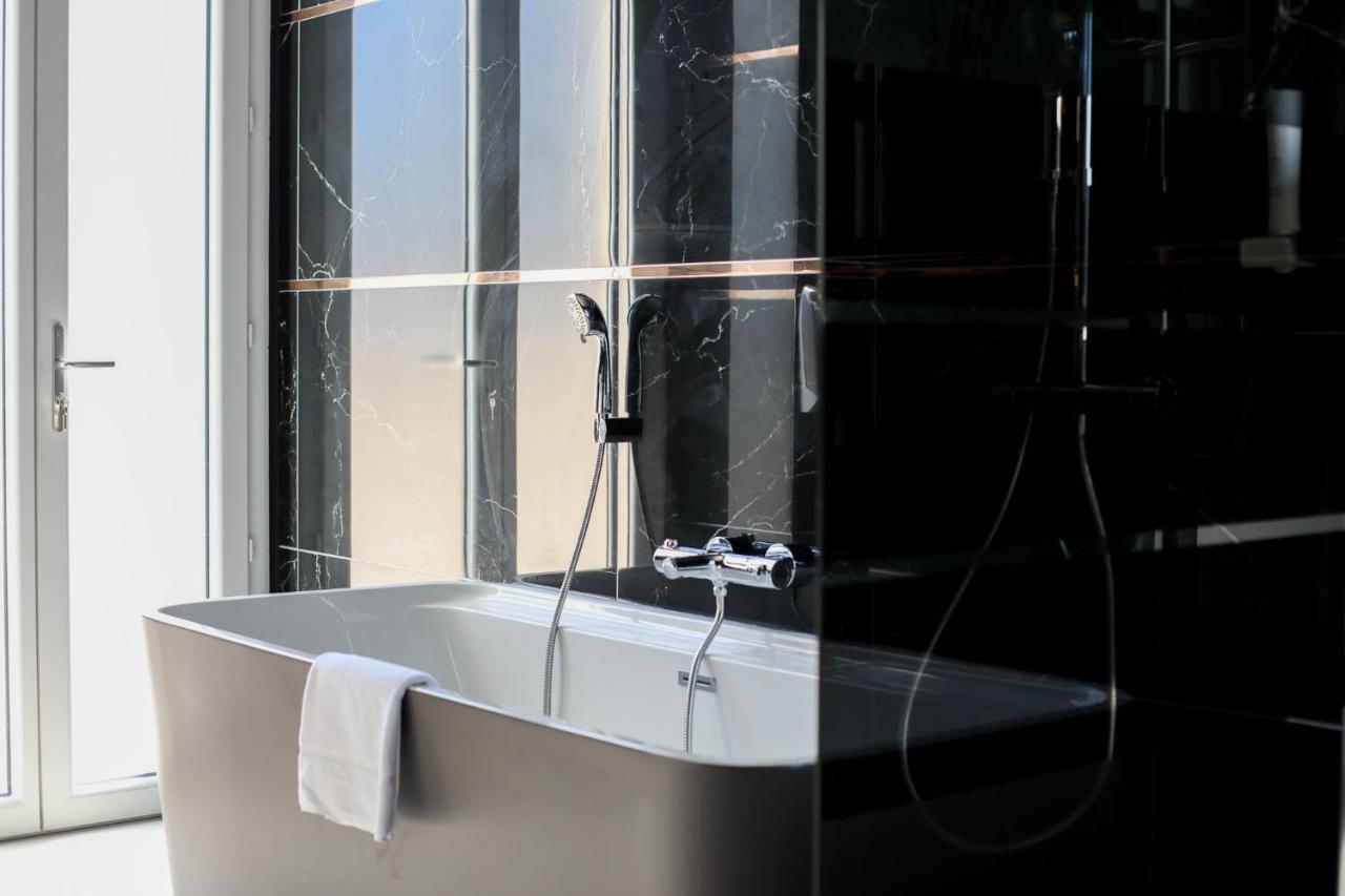 Sequoias Golf & Ressort Hotel Ruy-Montceau Bagian luar foto