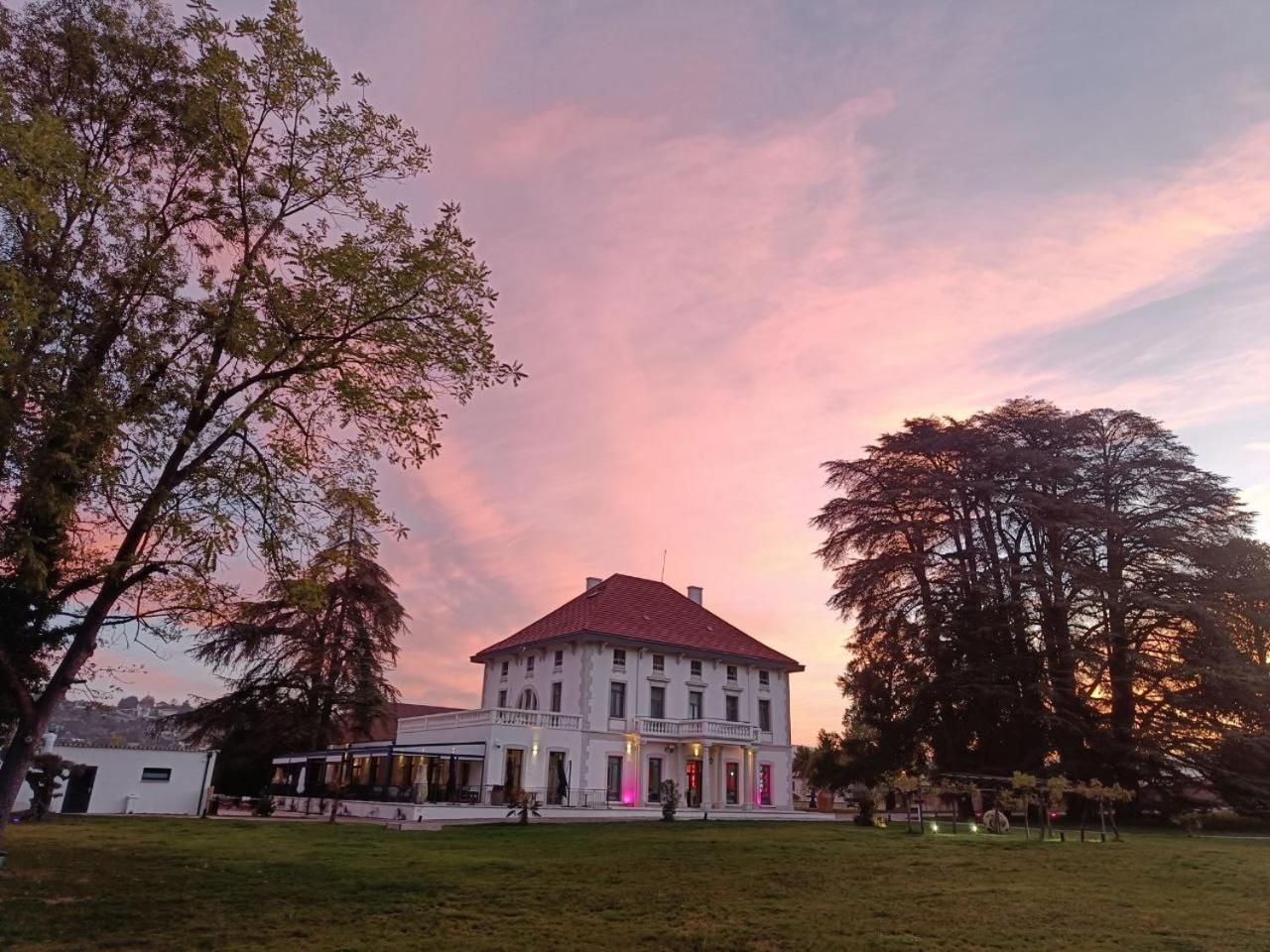 Sequoias Golf & Ressort Hotel Ruy-Montceau Bagian luar foto