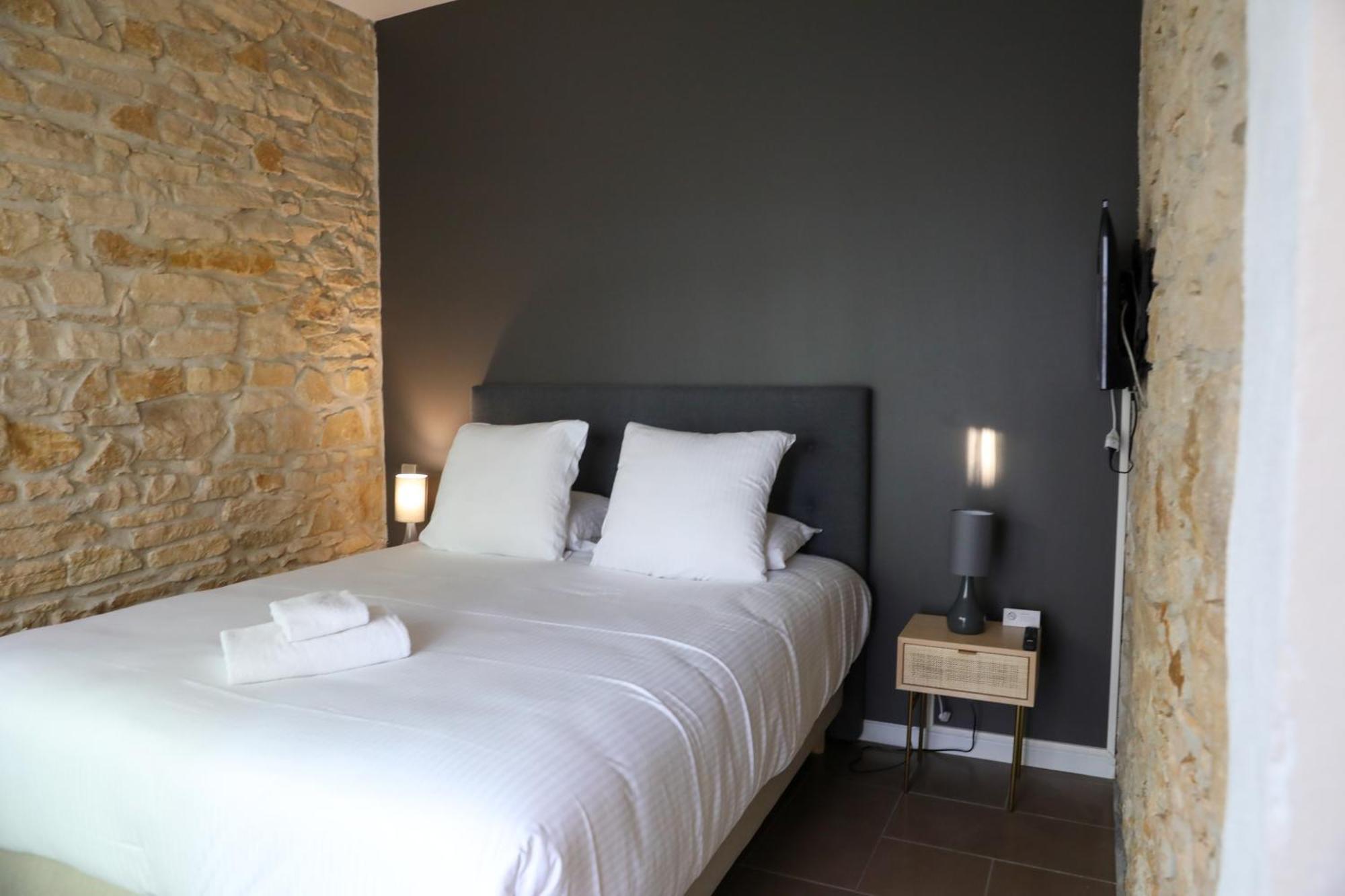 Sequoias Golf & Ressort Hotel Ruy-Montceau Bagian luar foto