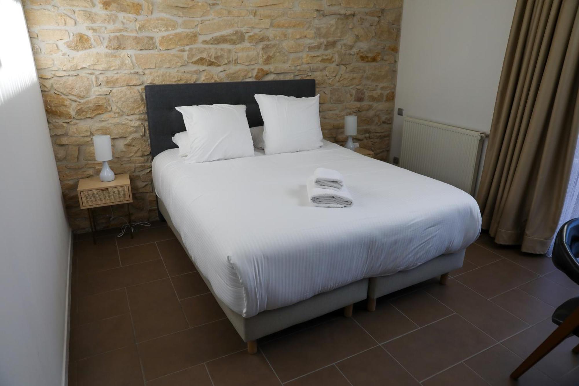 Sequoias Golf & Ressort Hotel Ruy-Montceau Bagian luar foto