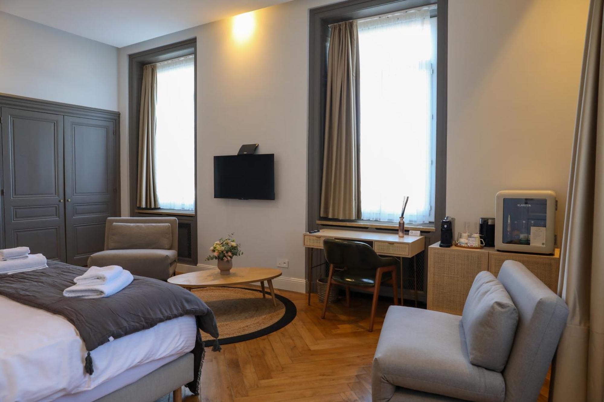 Sequoias Golf & Ressort Hotel Ruy-Montceau Bagian luar foto