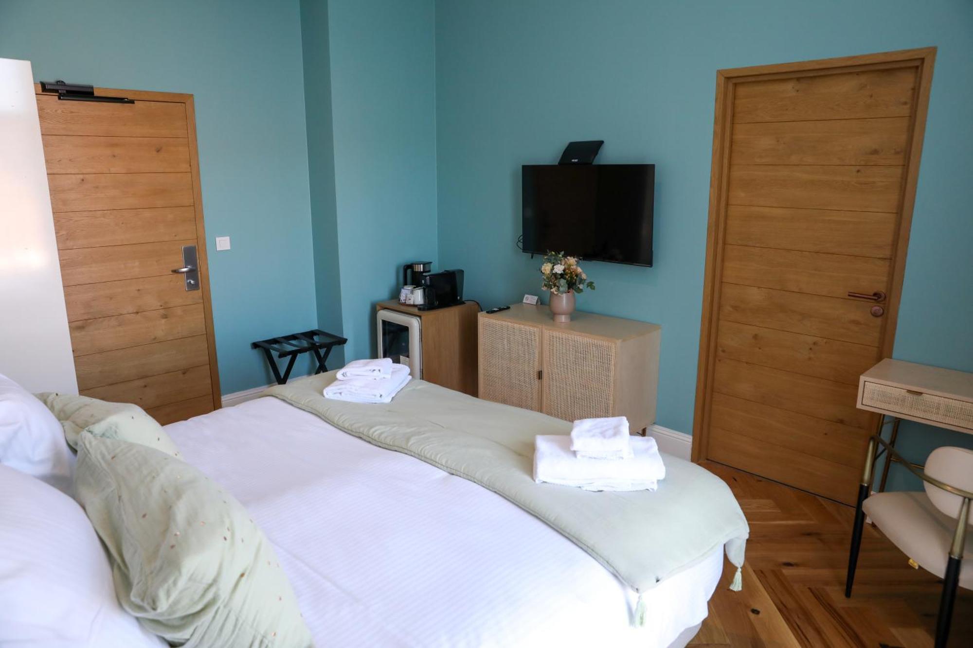 Sequoias Golf & Ressort Hotel Ruy-Montceau Bagian luar foto