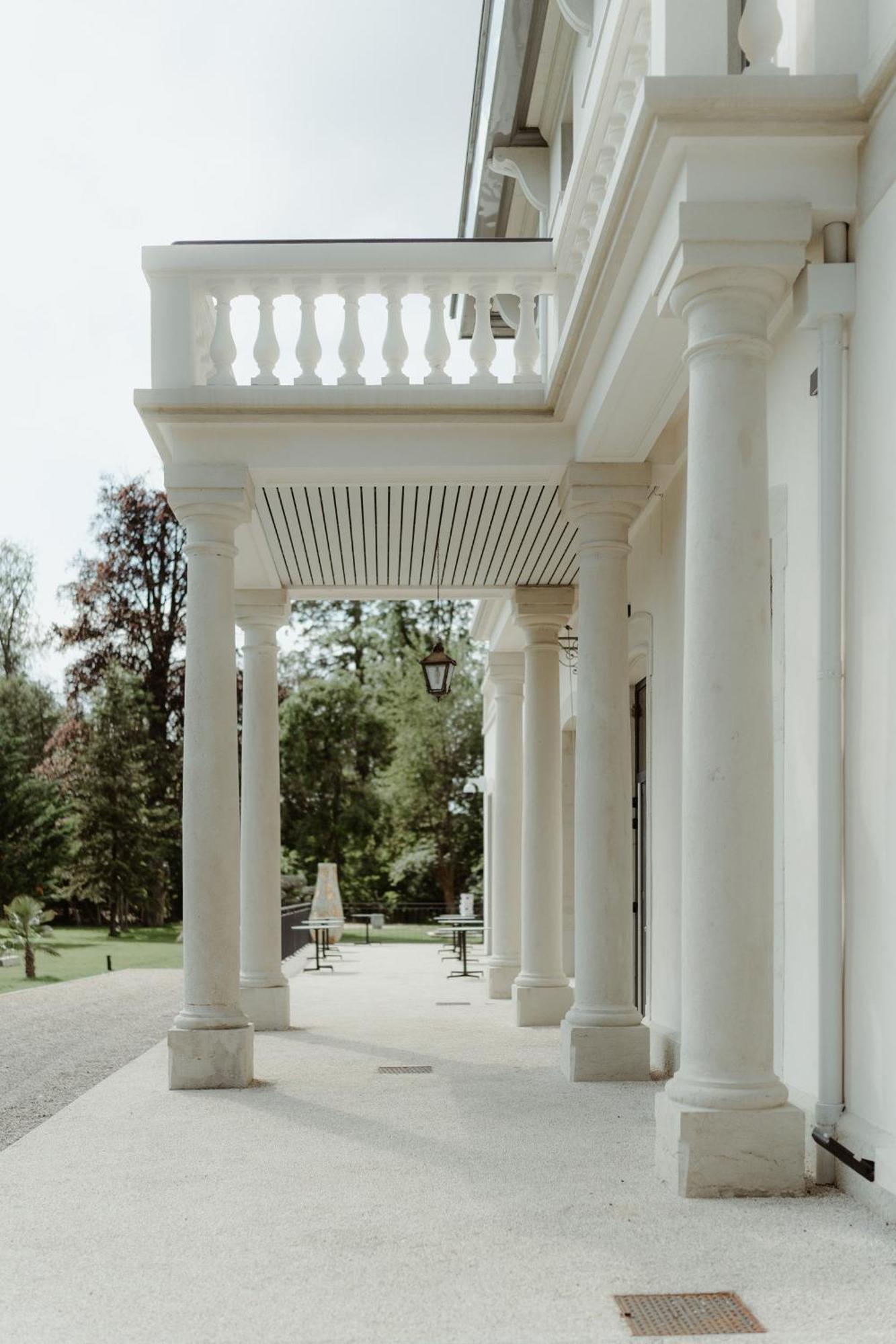 Sequoias Golf & Ressort Hotel Ruy-Montceau Bagian luar foto