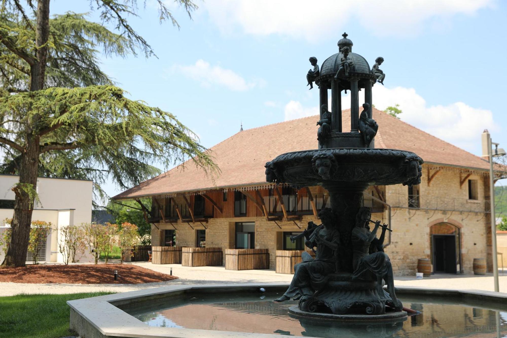 Sequoias Golf & Ressort Hotel Ruy-Montceau Bagian luar foto