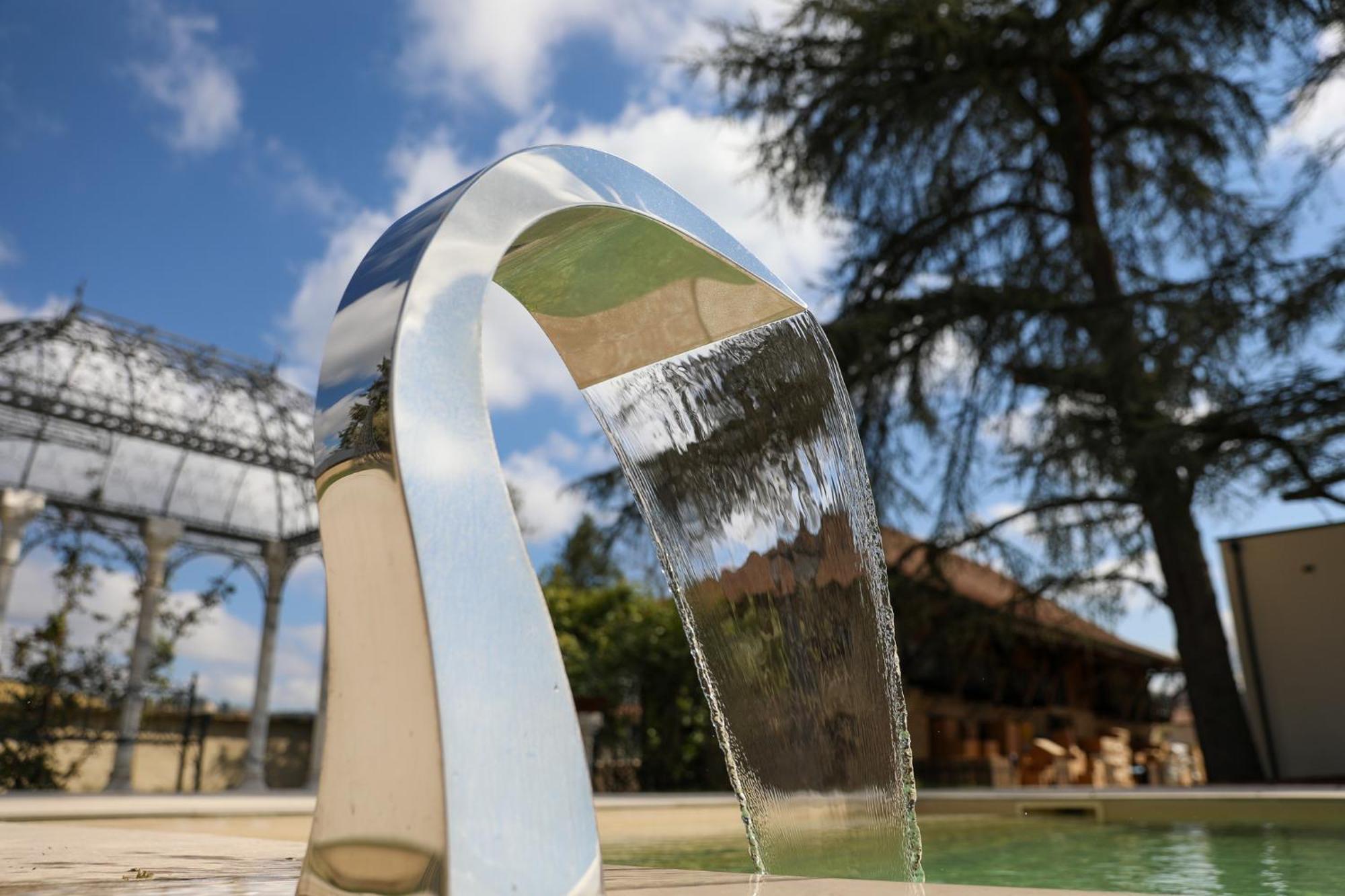 Sequoias Golf & Ressort Hotel Ruy-Montceau Bagian luar foto